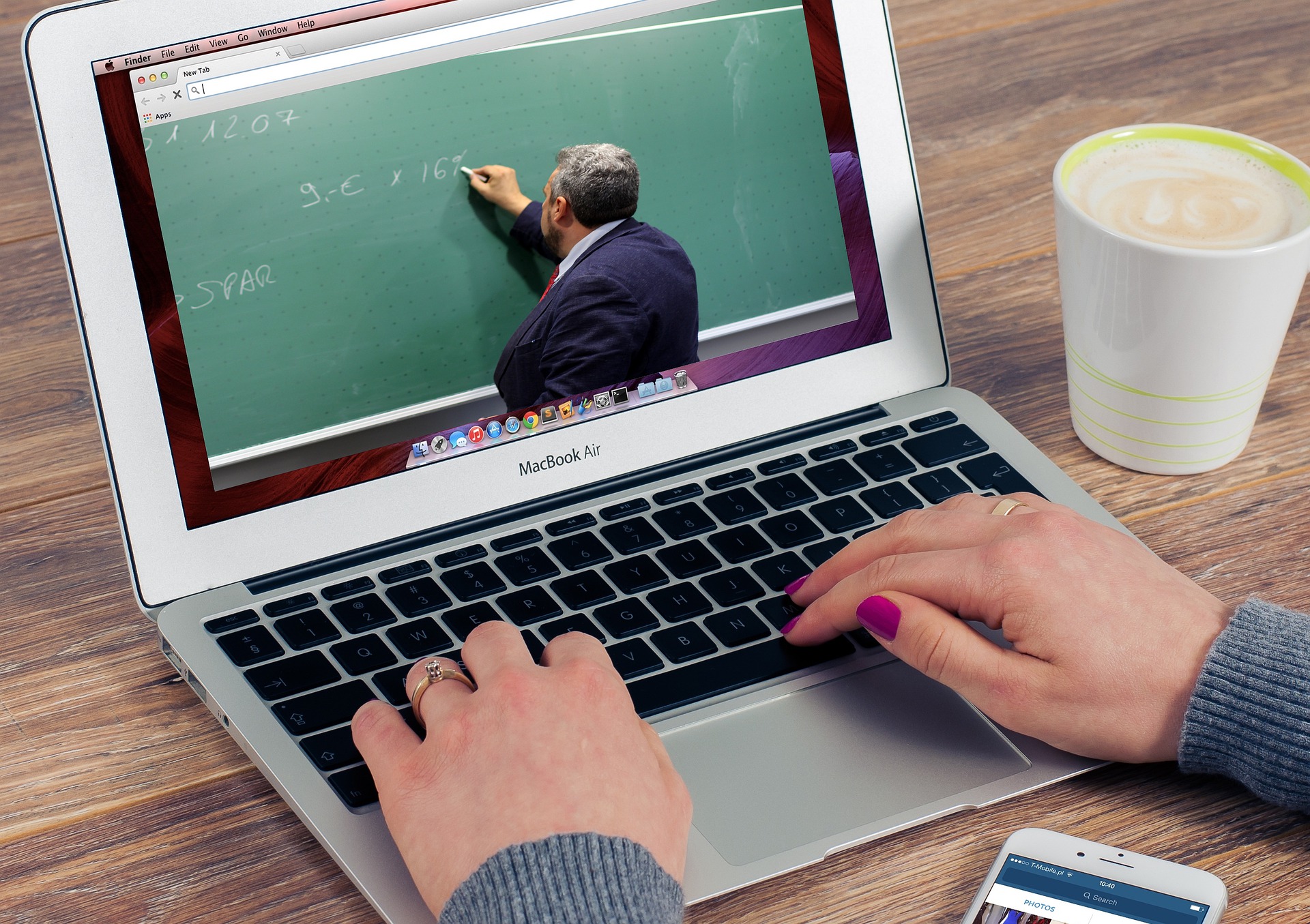 Why Seniors Should Consider Learning Online